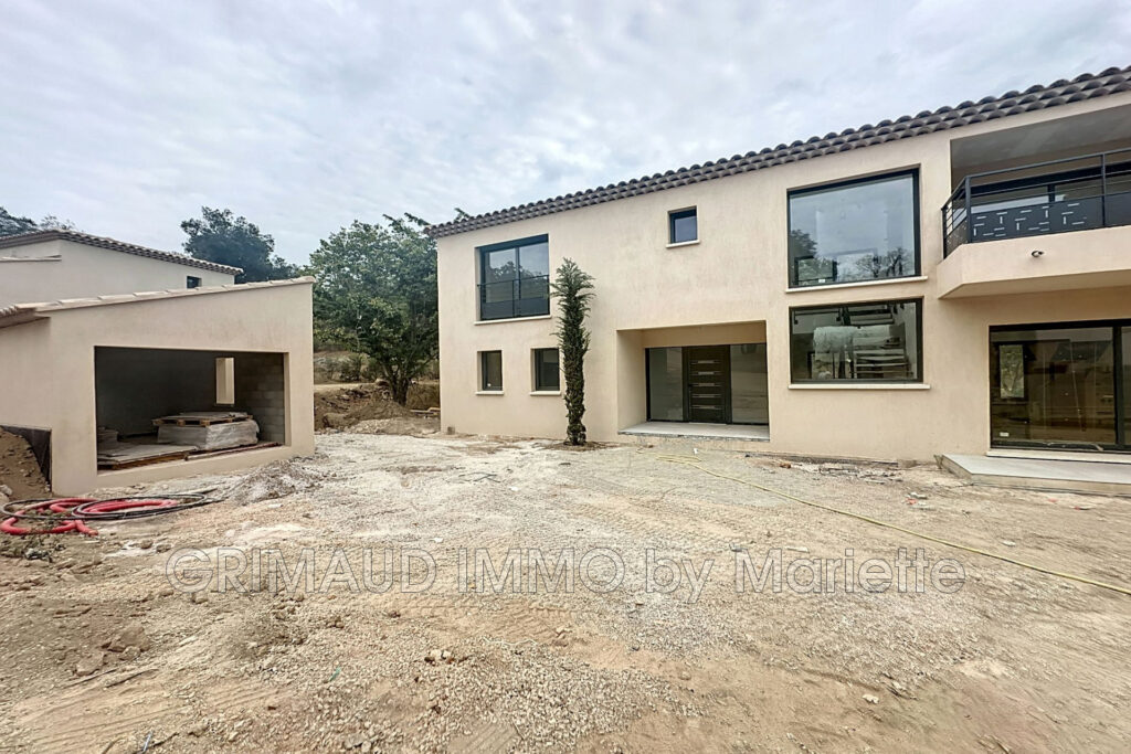 villa neuve livraison fin 2024, au calme avec 6ha de terrain.  – 5 pièces – 4 chambres – 4  – 240.00 m²