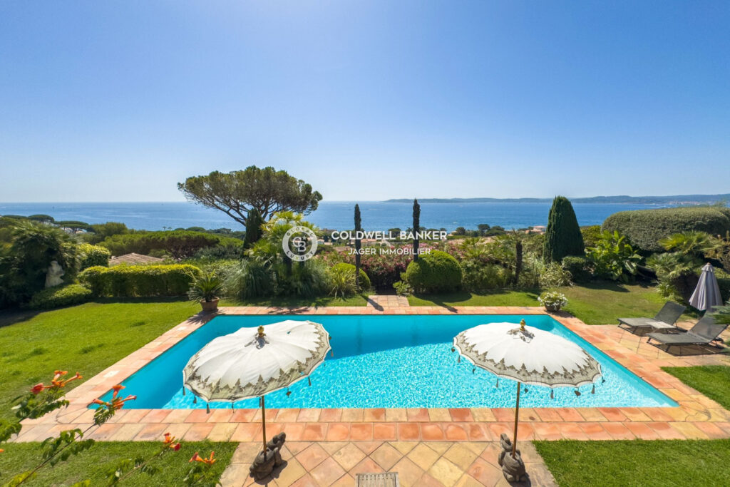 Propriété de charme avec vue mer exceptionnelle  – 10 pièces – 8 chambres – 460.00 m²