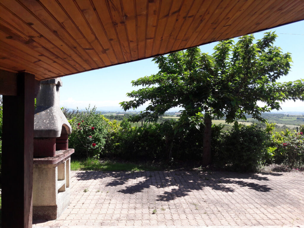  Maison T5 de 110m2  jardin 1220m2  garages & vue sur les Py – 5 pièces – 3 chambres – 6  – 110 m²