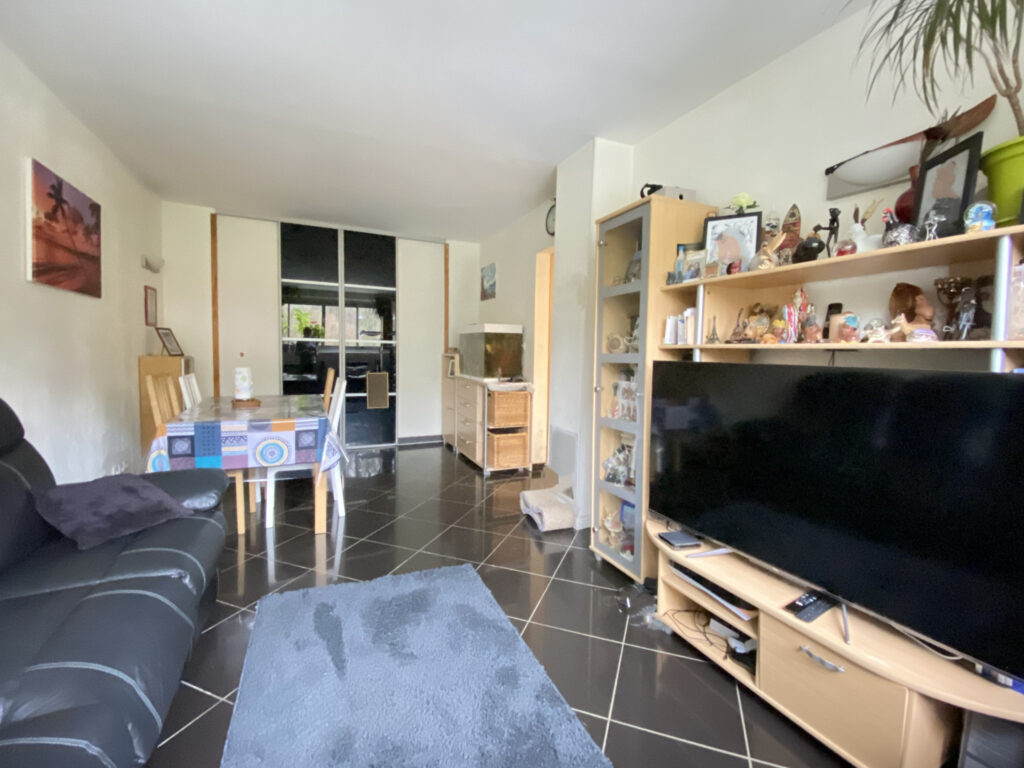 Agréable appartement vue sur le parc du Morbras avec balcon  – 3 pièces – 2 chambres – 6  – 56 m²