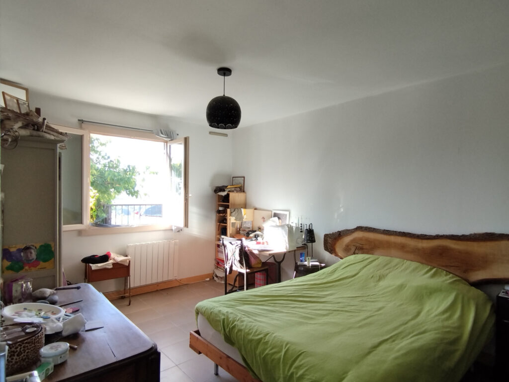  Maison T5 de 110m2  jardin 1220m2  garages & vue sur les Py – 5 pièces – 3 chambres – 6  – 110 m²