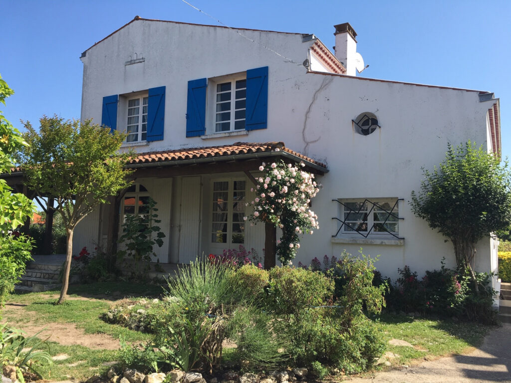 Maison 5 pièces de 135 m2 proche port et commerces – 5 pièces – 4 chambres – 6  – 135 m²