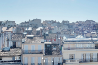 Appartement dans immeuble bourgeois Haussmannien sur Marseil – 3 pièces – 2 chambres – 57 m²