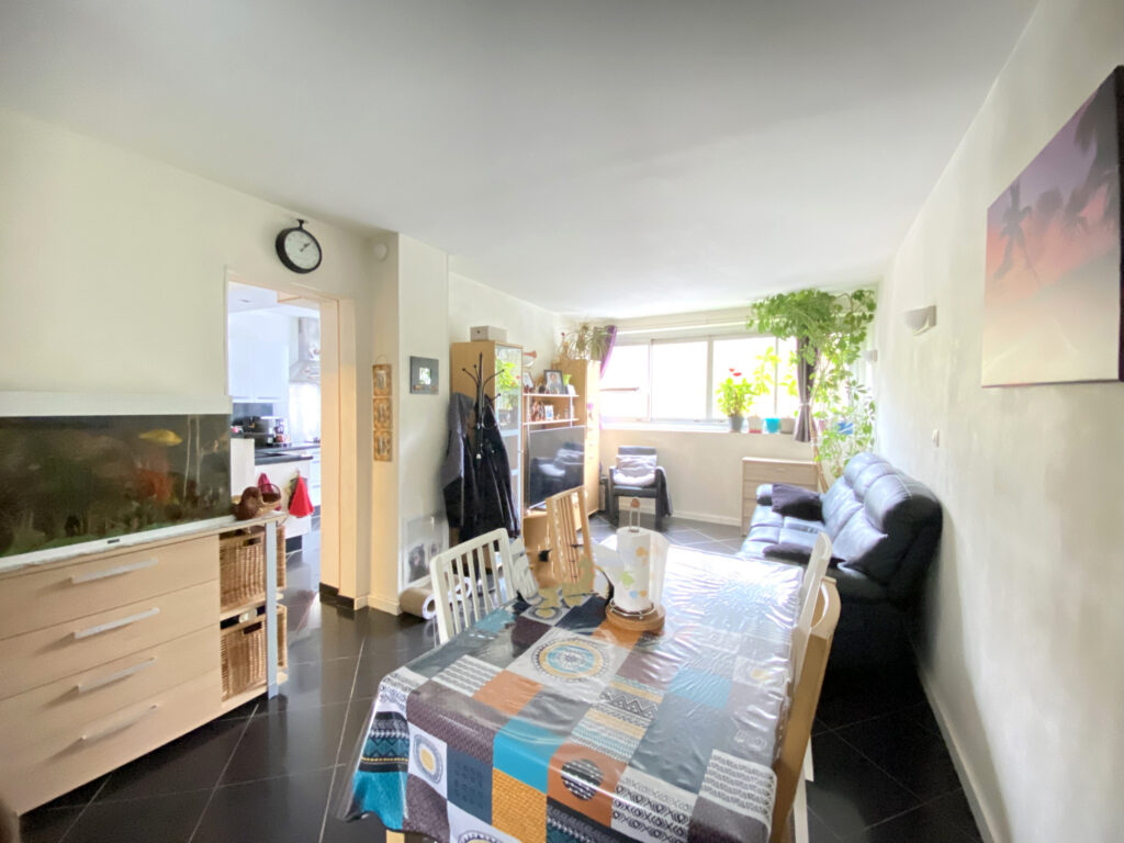 Agréable appartement vue sur le parc du Morbras avec balcon  – 3 pièces – 2 chambres – 6  – 56 m²