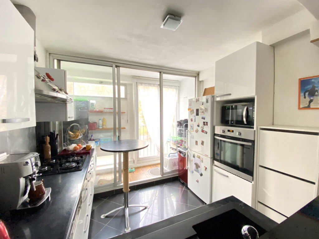 Agréable appartement vue sur le parc du Morbras avec balcon  – 3 pièces – 2 chambres – 6  – 56 m²