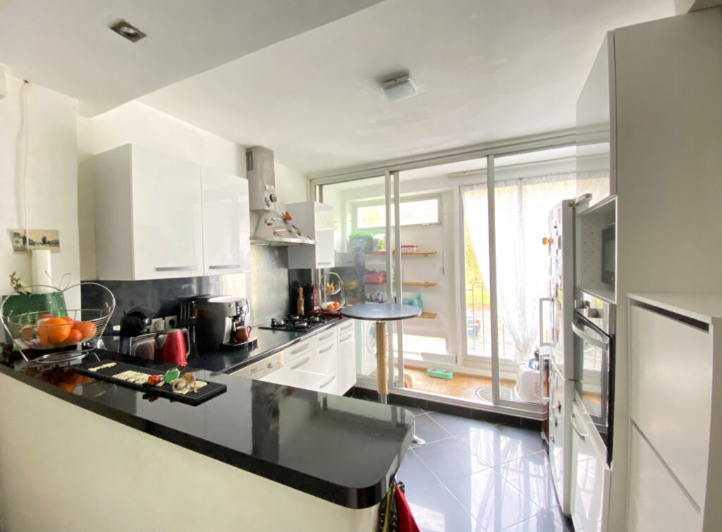 Agréable appartement vue sur le parc du Morbras avec balcon  – 3 pièces – 2 chambres – 6  – 56 m²