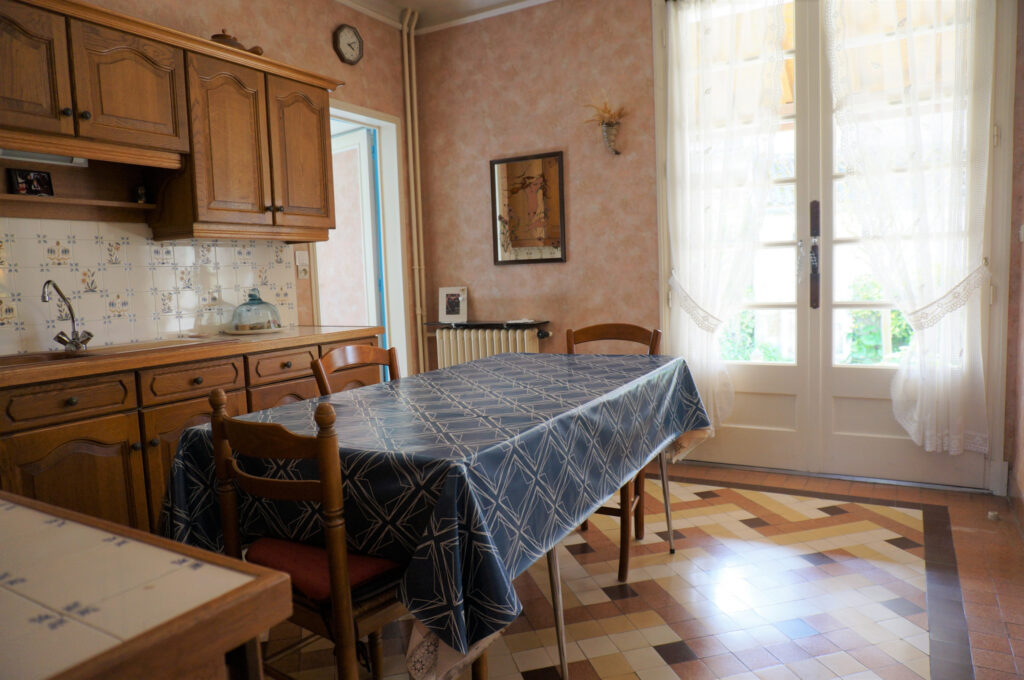 Maison 5 pièces de 135 m2 proche port et commerces – 5 pièces – 4 chambres – 6  – 135 m²