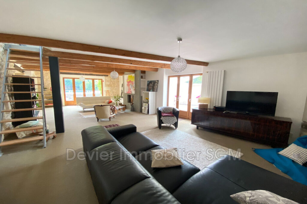 vente maison de caractère 7 Pièce(s) – 7 pièces – 5 chambres – 4  – 307.00 m²