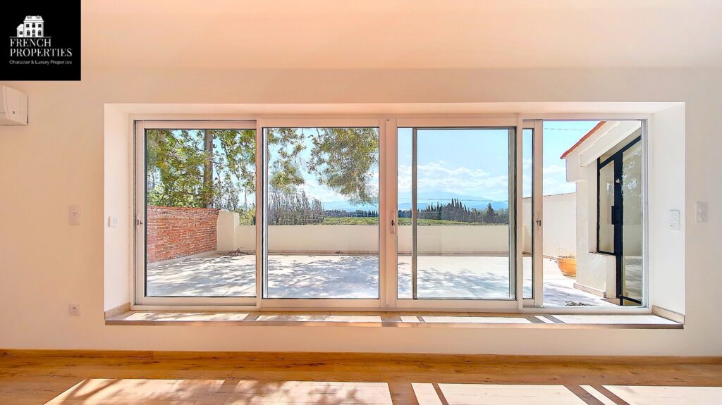 Mas – 8 pièces – 6 chambres – 4  – 193 m²