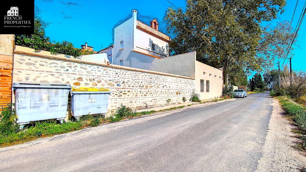 Mas – 8 pièces – 6 chambres – 4  – 193 m²