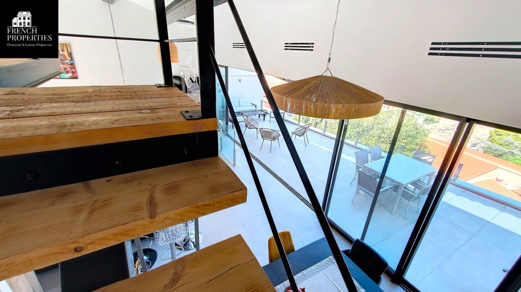 Maison contemporaine – 5 pièces – 4 chambres – 4  – 210 m²