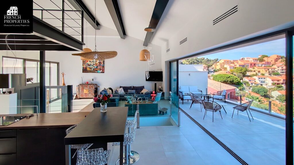 Maison contemporaine – 5 pièces – 4 chambres – 4  – 210 m²