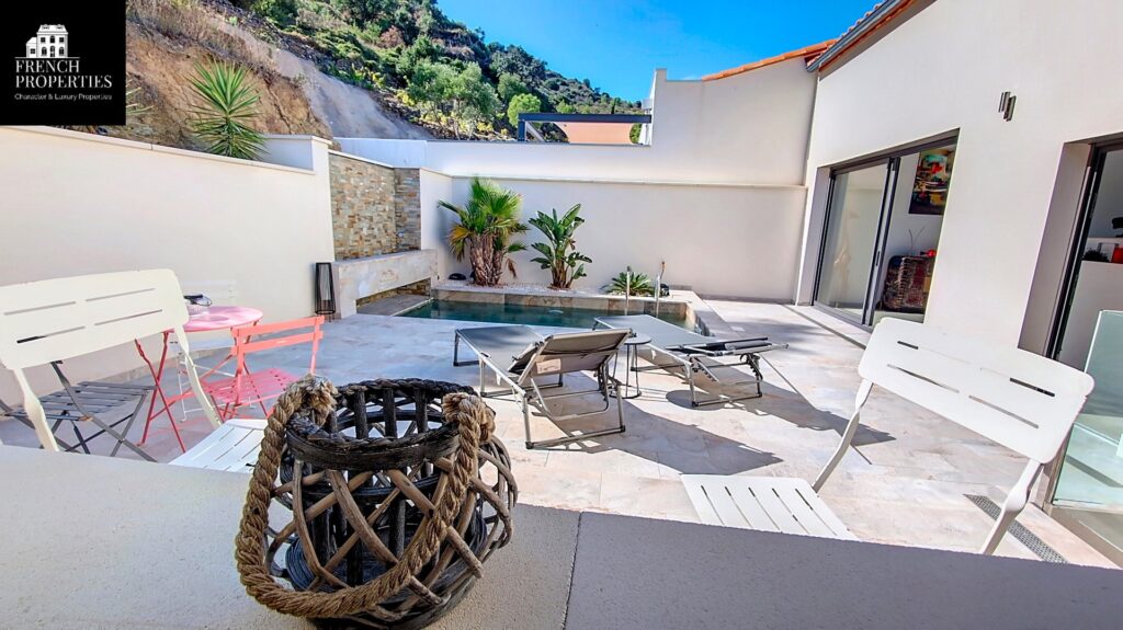 Maison contemporaine – 5 pièces – 4 chambres – 4  – 210 m²