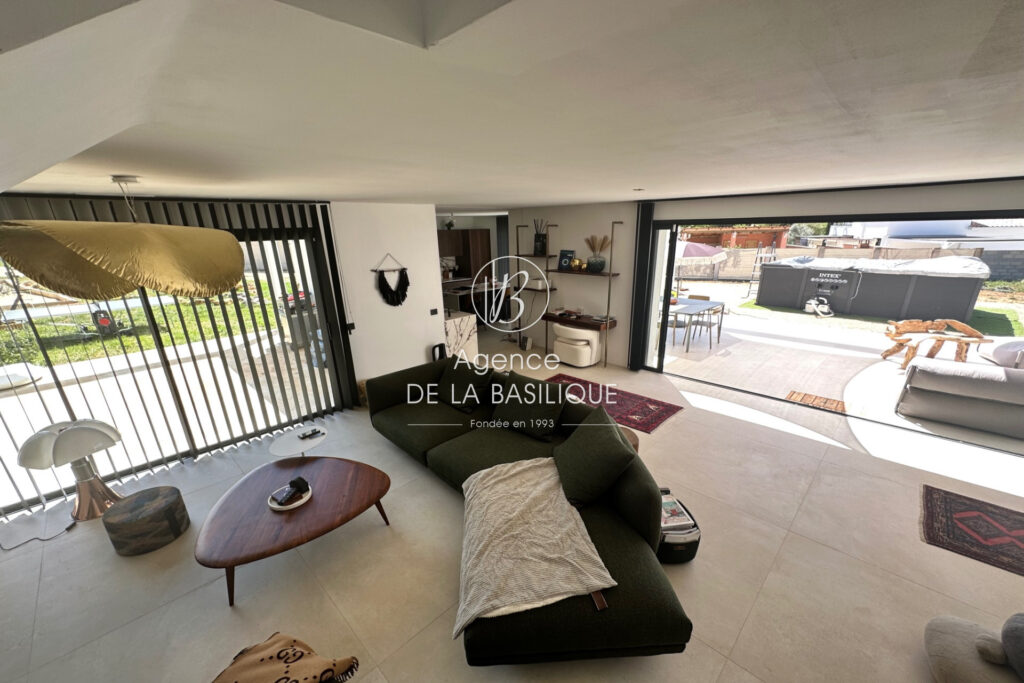 vente maison de caractère 4 Pièce(s) – 4 pièces – 3 chambres – 4  – 114.00 m²