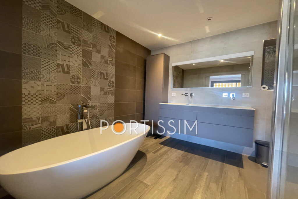 Cagnes-Sur-Mer magnifique apt 150m² très contemporain à vendre – 4 pièces – 3 chambres – 4  – 150.00 m²