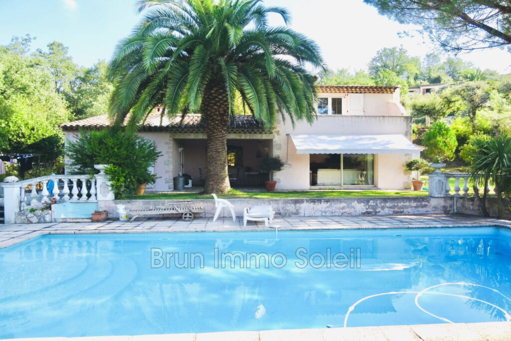 VENCE  Quartier trés calme de Vence proche écoles  votre Agenc – 8 pièces – 4 chambres – 4  – 202.00 m²