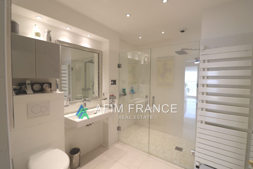 vente appartement – NR pièces – 3 chambres – 210.00 m²