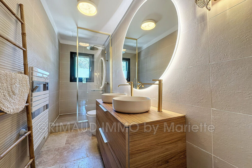 belle villa renovée avec piscine et 6 chambres – 8 pièces – 6 chambres – 4  – 308.00 m²