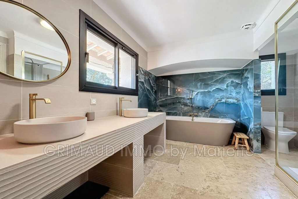 belle villa renovée avec piscine et 6 chambres – 8 pièces – 6 chambres – 4  – 308.00 m²