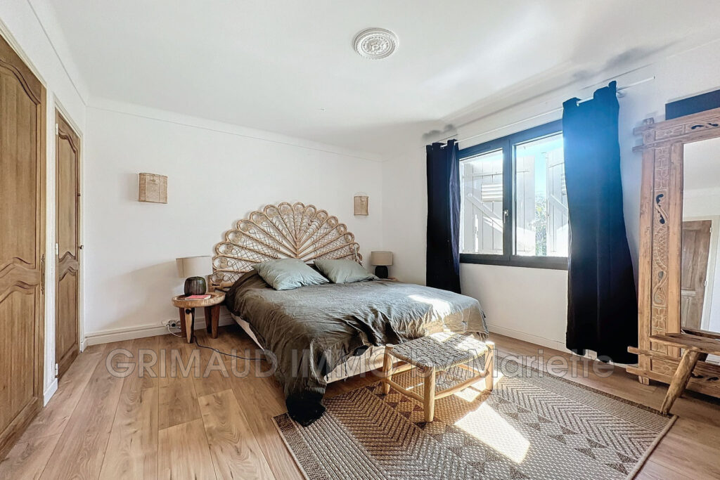 belle villa renovée avec piscine et 6 chambres – 8 pièces – 6 chambres – 4  – 308.00 m²