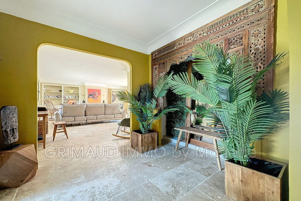 belle villa renovée avec piscine et 6 chambres – 8 pièces – 6 chambres – 4  – 308.00 m²