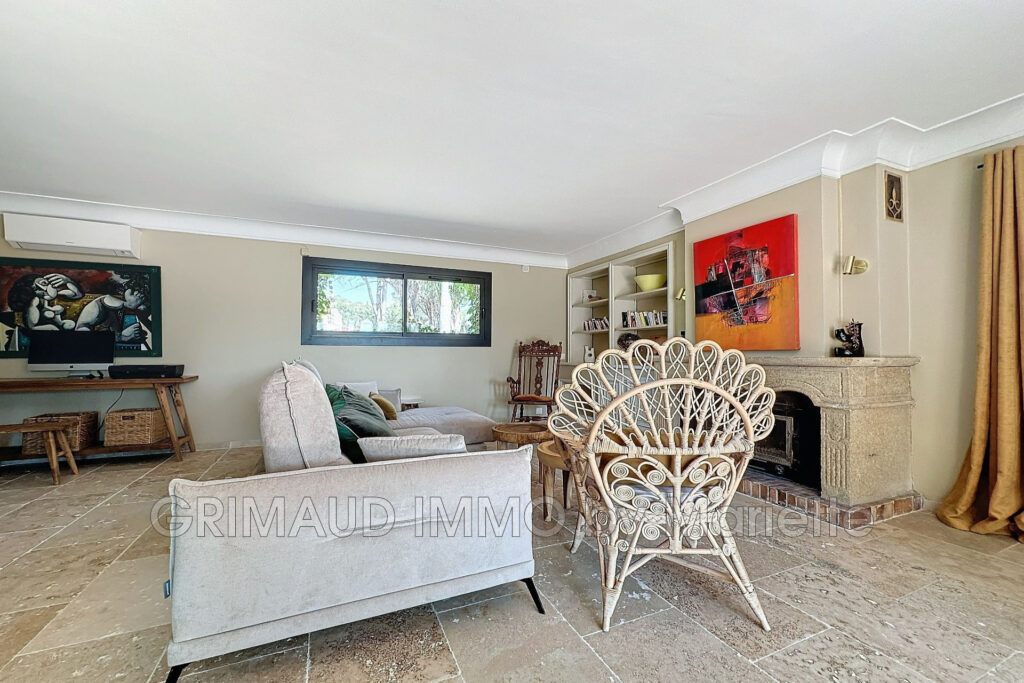 belle villa renovée avec piscine et 6 chambres – 8 pièces – 6 chambres – 4  – 308.00 m²