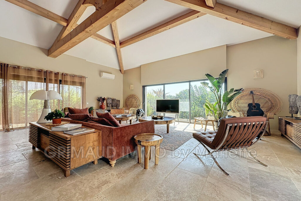 belle villa renovée avec piscine et 6 chambres – 8 pièces – 6 chambres – 4  – 308.00 m²