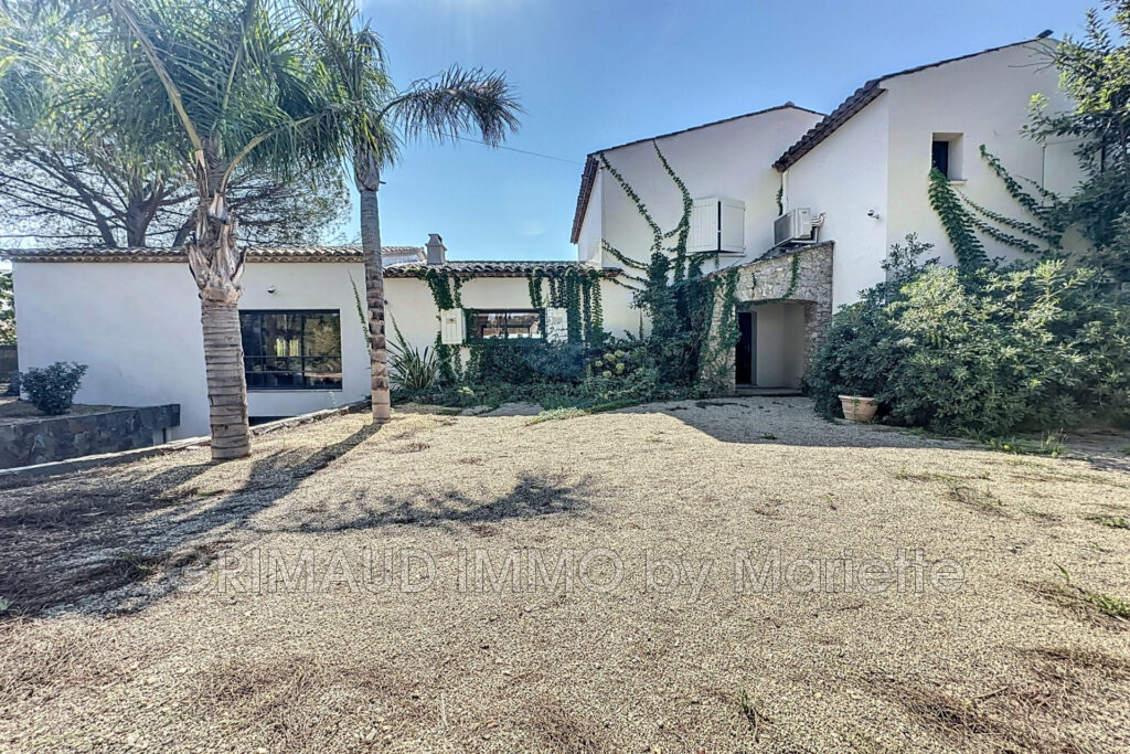 belle villa renovée avec piscine et 6 chambres – 8 pièces – 6 chambres – 4  – 308.00 m²