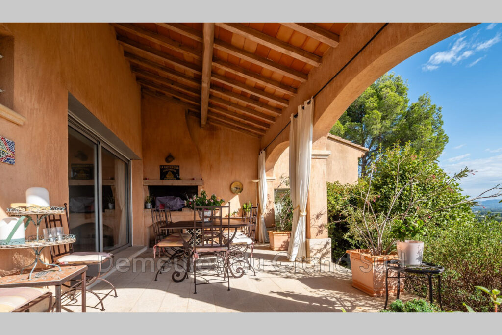 vente maison contemporaine – NR pièces – 5 chambres – 297.00 m²