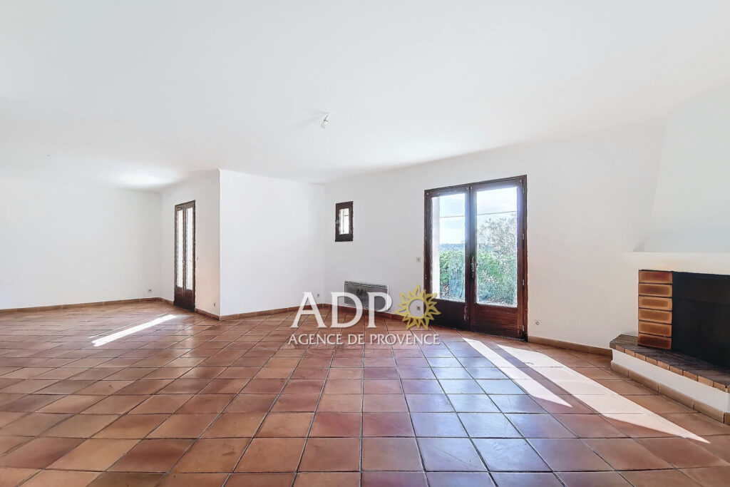 vente maison 6 Pièce(s) – 6 pièces – 3 chambres – 4  – 131.60 m²