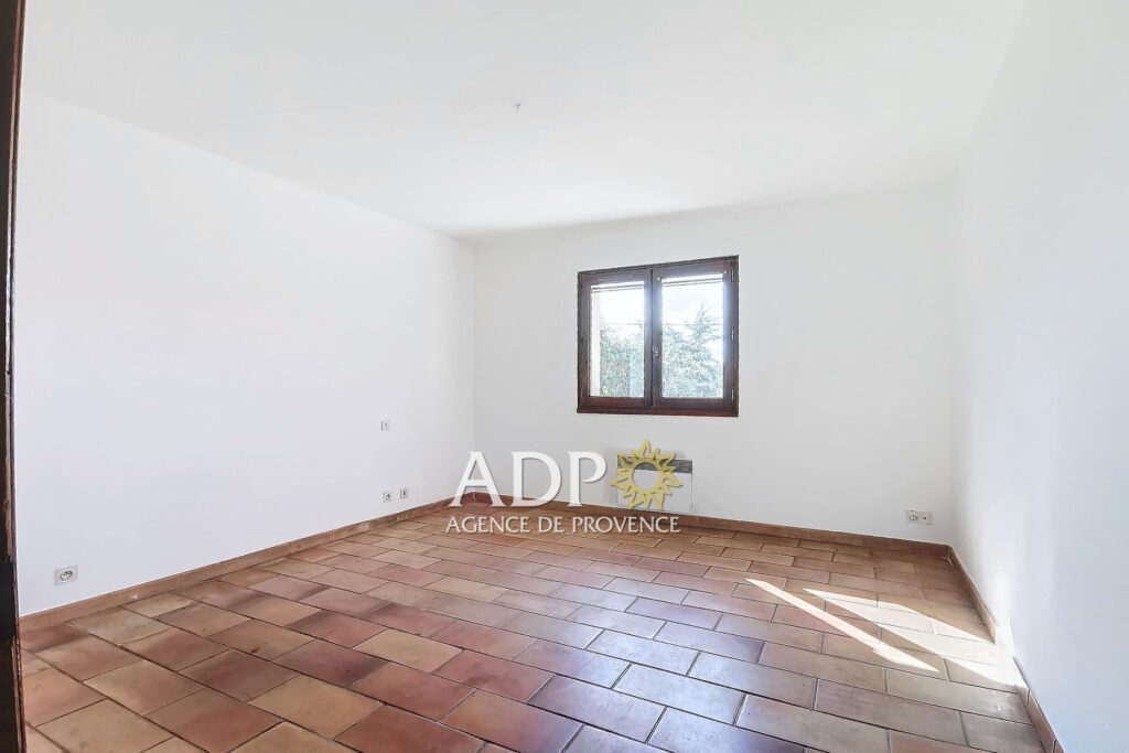 vente maison 6 Pièce(s) – 6 pièces – 3 chambres – 4  – 131.60 m²