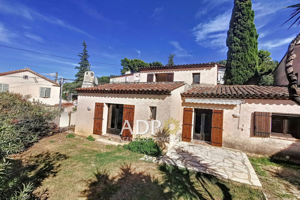 vente maison 6 Pièce(s) – 6 pièces – 3 chambres – 4  – 131.60 m²