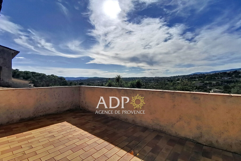 vente maison 6 Pièce(s) – 6 pièces – 3 chambres – 4  – 131.60 m²