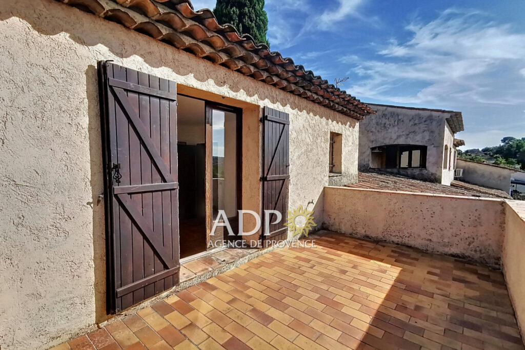 vente maison 6 Pièce(s) – 6 pièces – 3 chambres – 4  – 131.60 m²