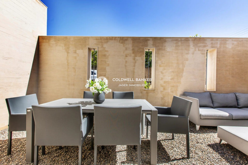 Immeuble eu plein coeur de Saint-Tropez ! Rare ! – 9 pièces – 5 chambres – 4  – 192.00 m²