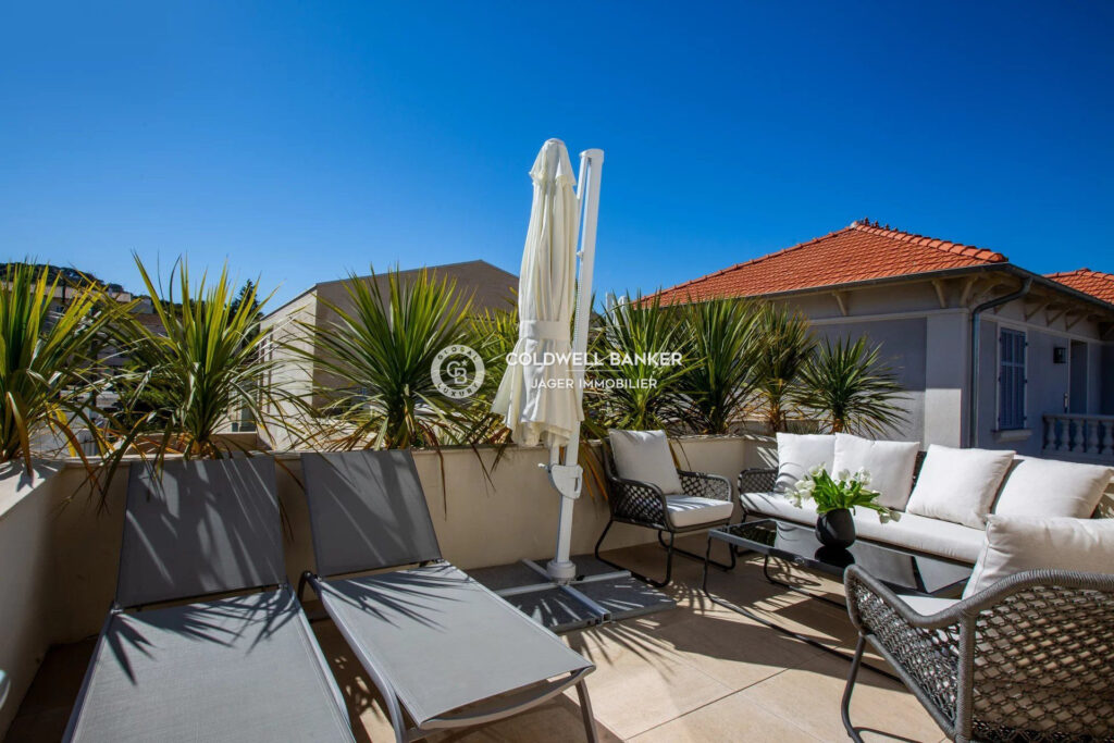 Immeuble eu plein coeur de Saint-Tropez ! Rare ! – 9 pièces – 5 chambres – 4  – 192.00 m²