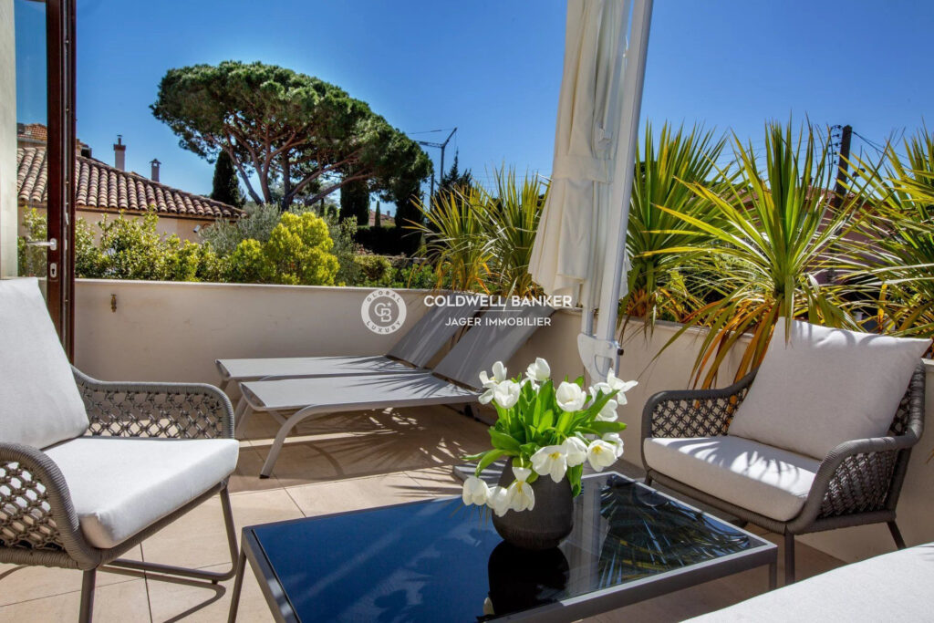 Immeuble eu plein coeur de Saint-Tropez ! Rare ! – 9 pièces – 5 chambres – 4  – 192.00 m²