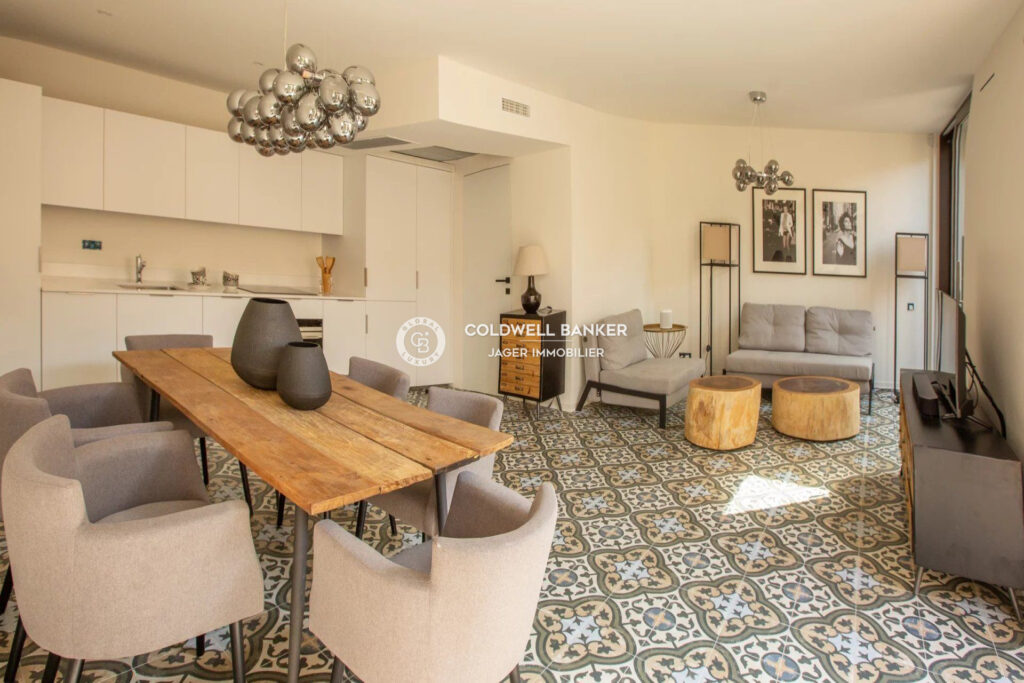 Immeuble eu plein coeur de Saint-Tropez ! Rare ! – 9 pièces – 5 chambres – 4  – 192.00 m²