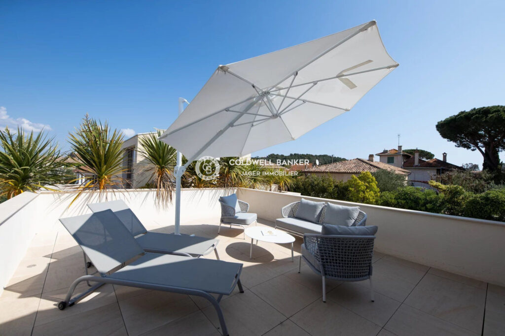 Immeuble eu plein coeur de Saint-Tropez ! Rare ! – 9 pièces – 5 chambres – 4  – 192.00 m²