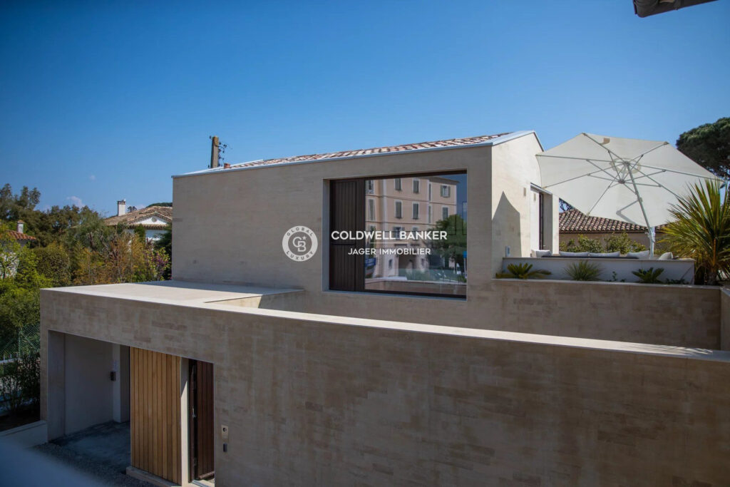 Immeuble eu plein coeur de Saint-Tropez ! Rare ! – 9 pièces – 5 chambres – 4  – 192.00 m²