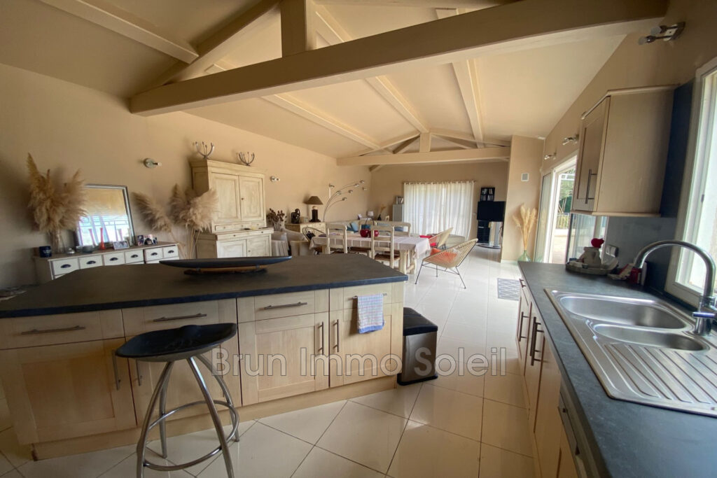 SAINT PAUL DE VENCE  BRUN IMMO SOLEIL 7 bd KENNEDY Cagnes sur  – 4 pièces – 3 chambres – 130.00 m²
