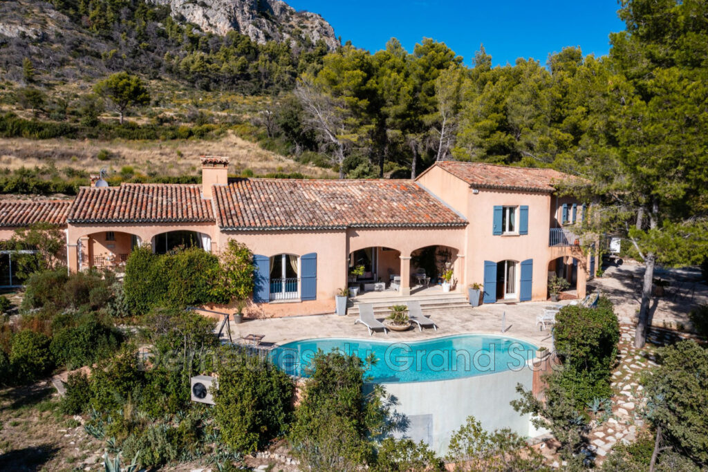 vente maison contemporaine – NR pièces – 5 chambres – 297.00 m²