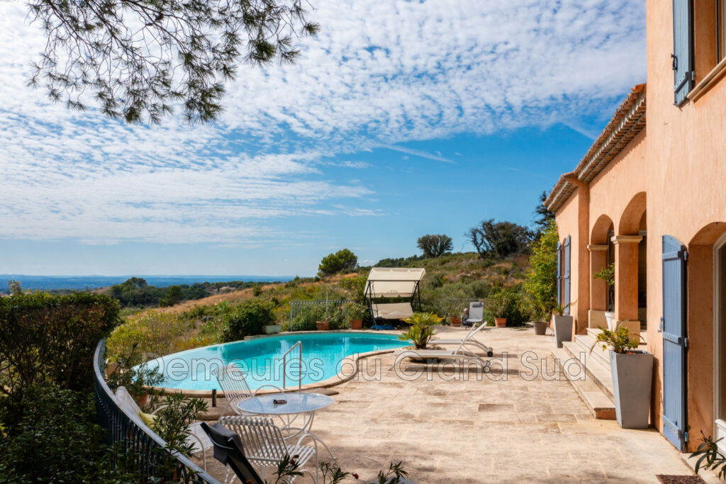 vente maison contemporaine – NR pièces – 5 chambres – 297.00 m²