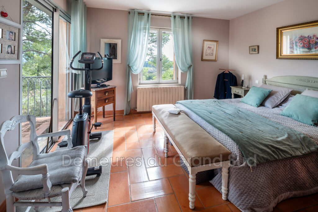 vente maison contemporaine – NR pièces – 5 chambres – 297.00 m²