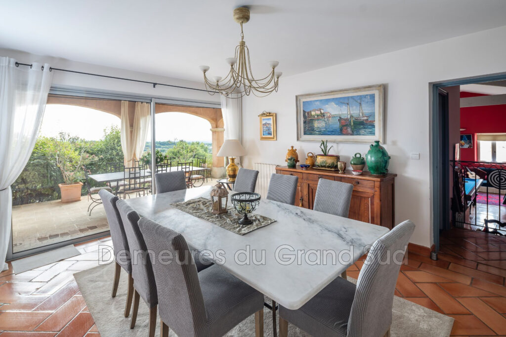vente maison contemporaine – NR pièces – 5 chambres – 297.00 m²