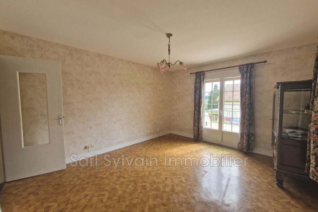 vente maison 6 Pièce(s) – 6 pièces – 5 chambres – 109.00 m²