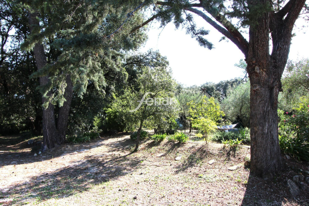 BASTIDE EN PIERRE 190M² LORGUES – 5 pièces – 4 chambres – 4  – 189.00 m²