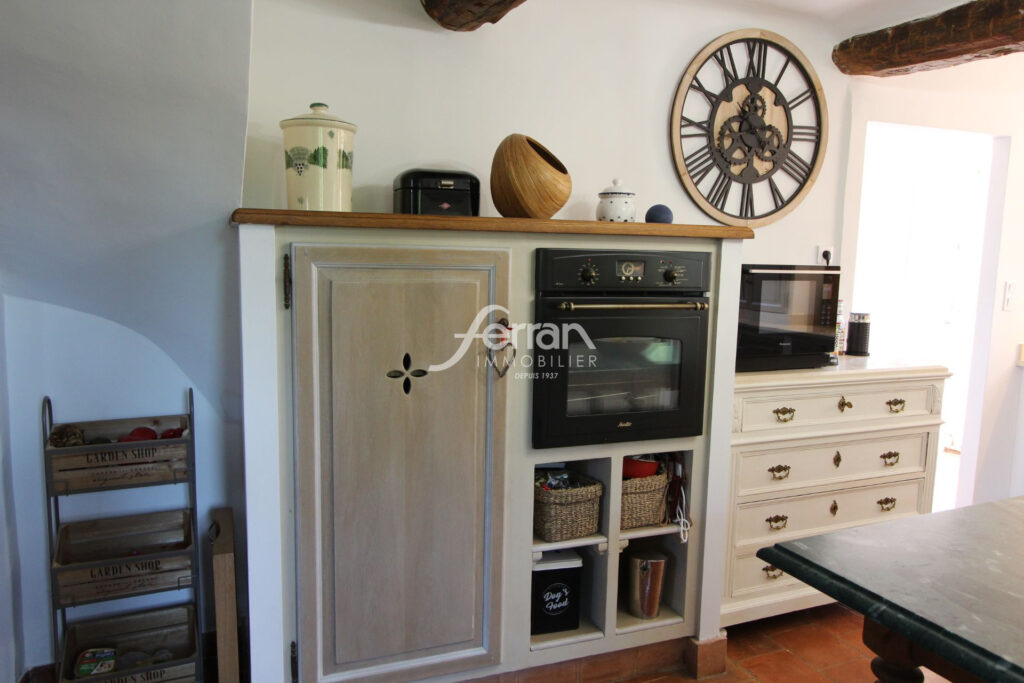 BASTIDE EN PIERRE 190M² LORGUES – 5 pièces – 4 chambres – 4  – 189.00 m²