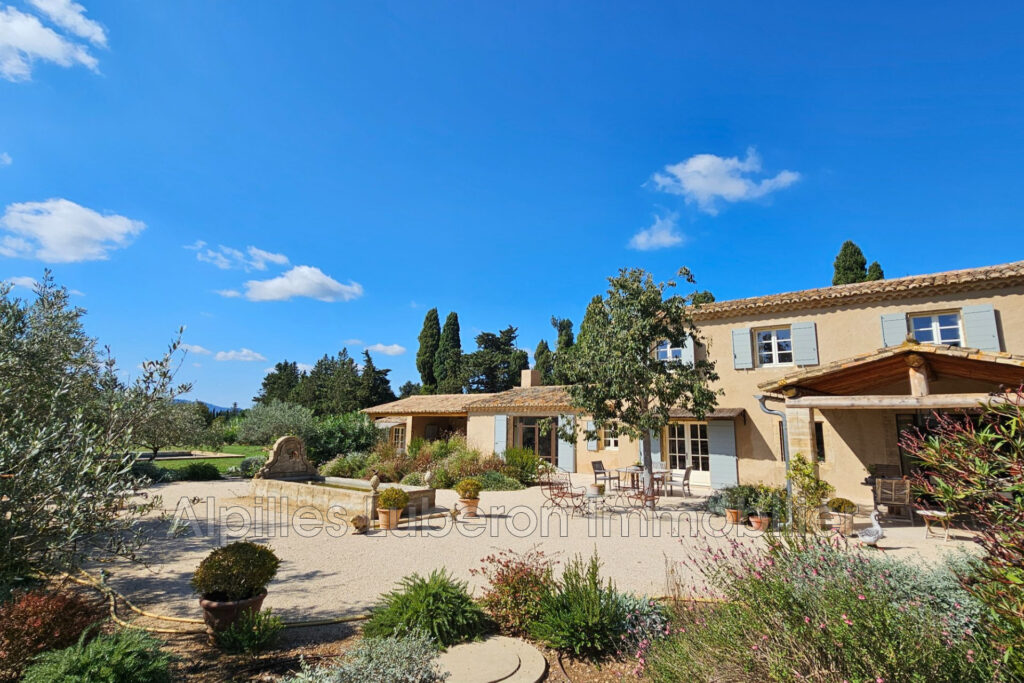 vente maison de caractère 6 Pièce(s) – 6 pièces – 5 chambres – 210.92 m²