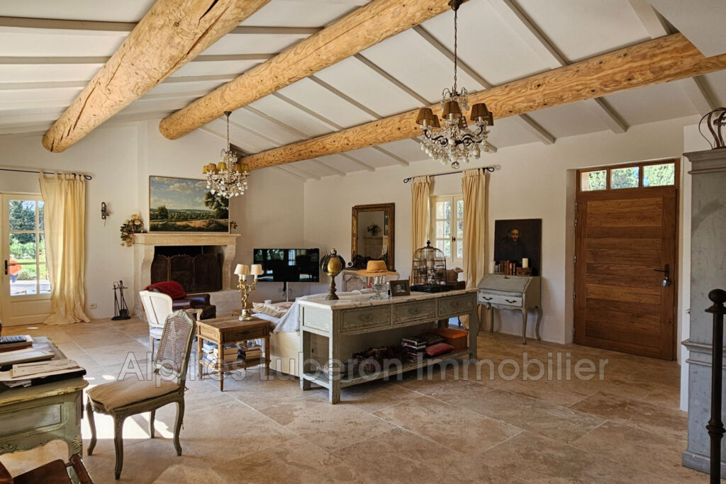 vente maison de caractère 6 Pièce(s) – 6 pièces – 5 chambres – 210.92 m²